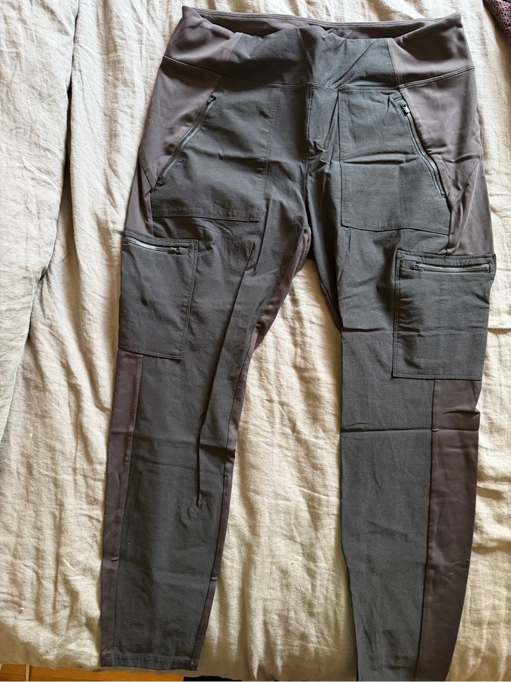 Athleta Headlands Hybrid Cargo Tights